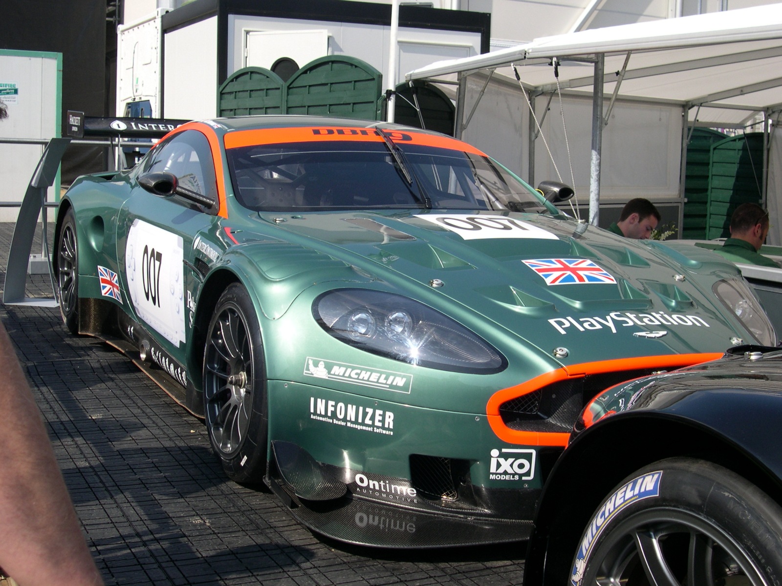 01 Aston Martin 007